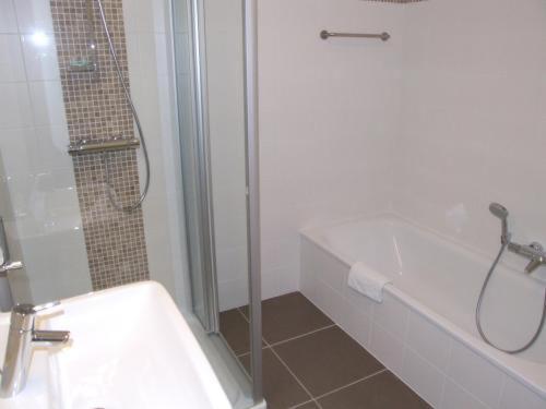 Well'In Hotel Wellin Екстериор снимка